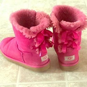 Pink bow uggs